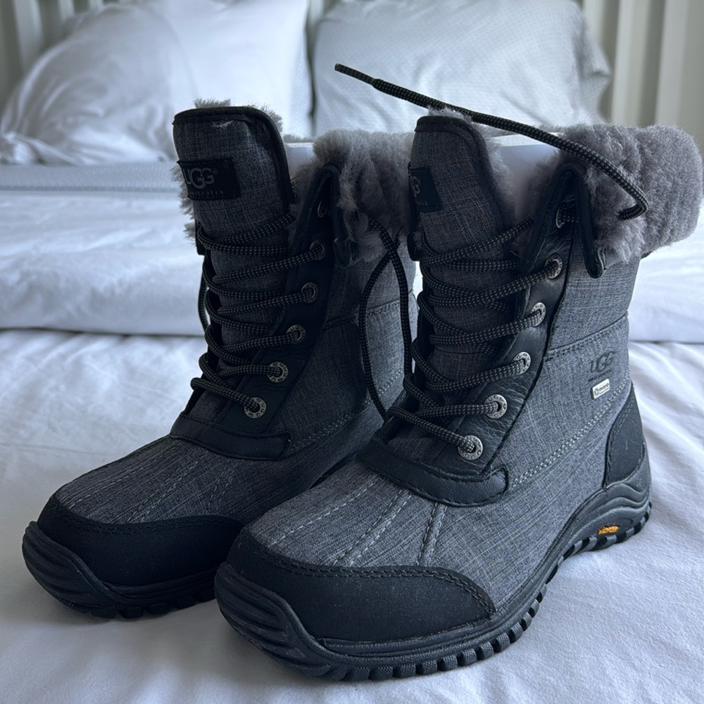 UGG Adirondack Women’s Boot - Size 7